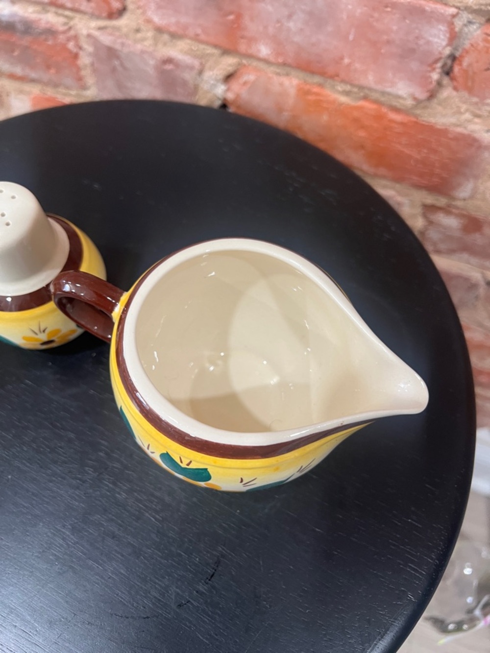 Vintage Vernonware 1950s Brown Eyed Susan‎ Ceramic Creamer and Salt & Pepper Set - Picture 6 of 7